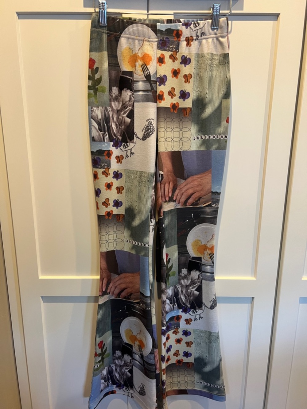 JULIE BEANS Boot Cut Graphic Print Pants in Multi Size S Inseam 31”
